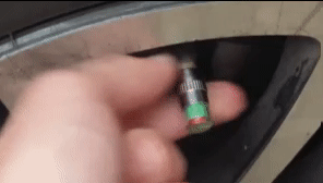 Tire Alert Pressure Cap - Real-Time Tire Pressure Monitoring 1