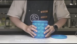 Silicone Ice Cube Maker - Effortless Ice Cube Creation 1