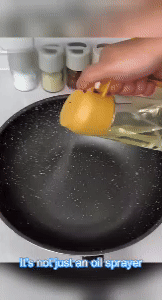 2-in-1 Spray Oil Bottle - Mess-Free Cooking Solution 1