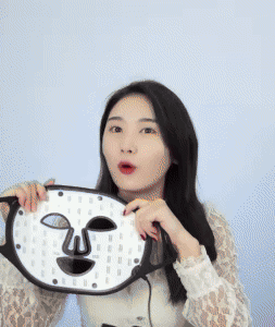 Red Light Face Mask - Transform Your Skincare Routine 1
