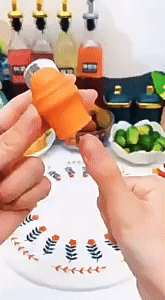 Thumb Cutter - Safe & Easy Fruit and Vegetable Picker 1